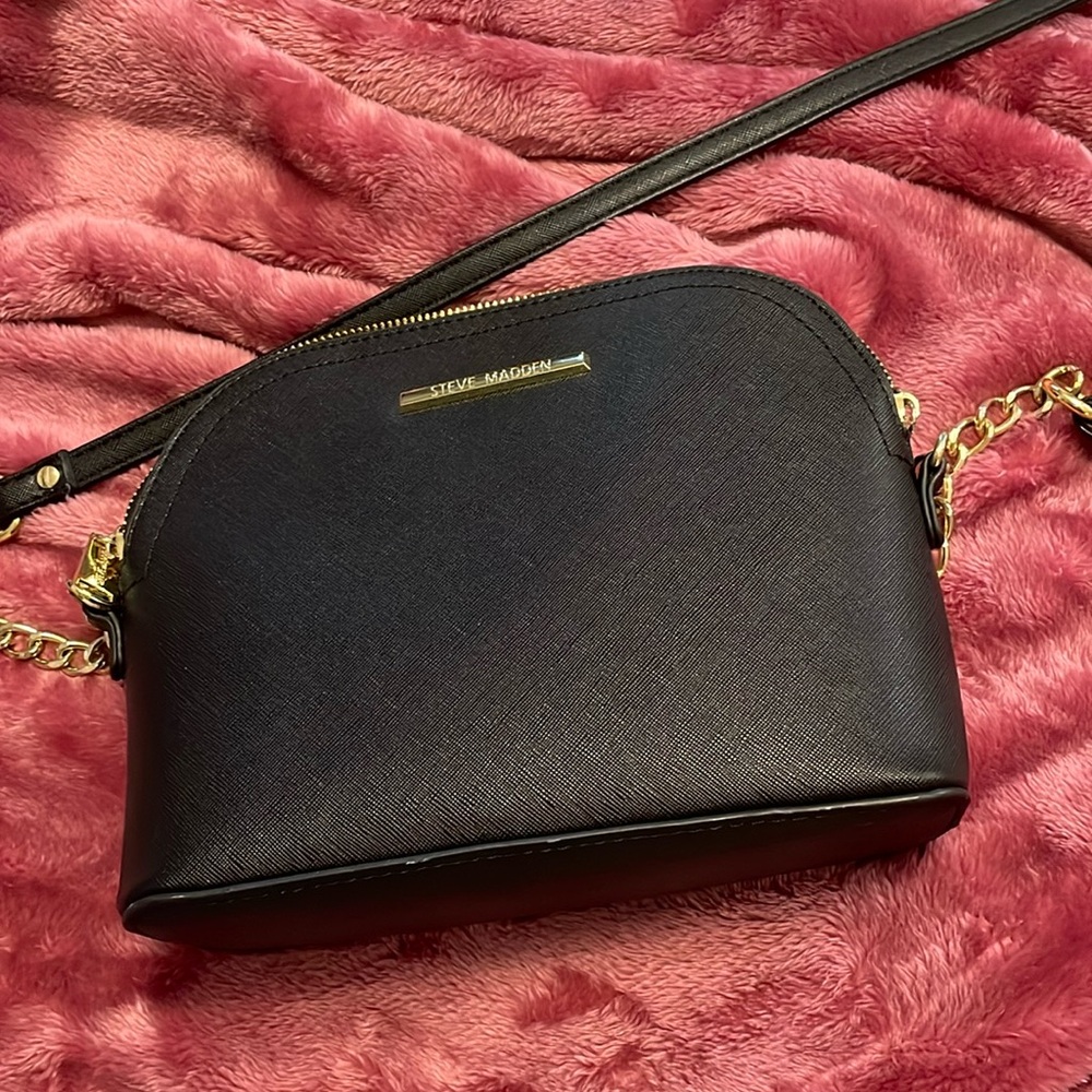 Black Steve Madden purse